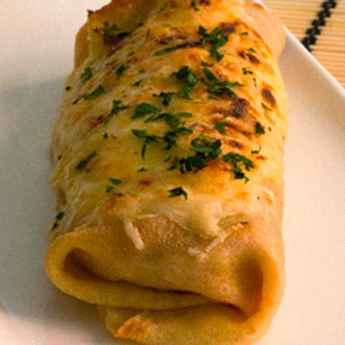 Crêpes Pollo Champiñon Gratinado